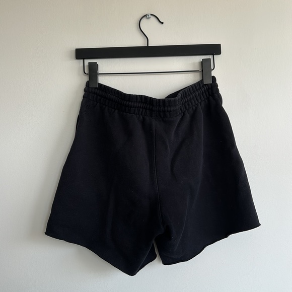 Cozy Fleece Boyfriend 6" Sweatshort In Black - Picture 7 of 10